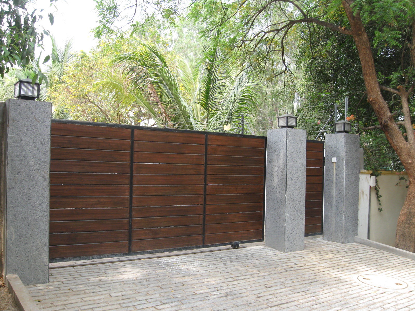 Single Panel Sliding Gates